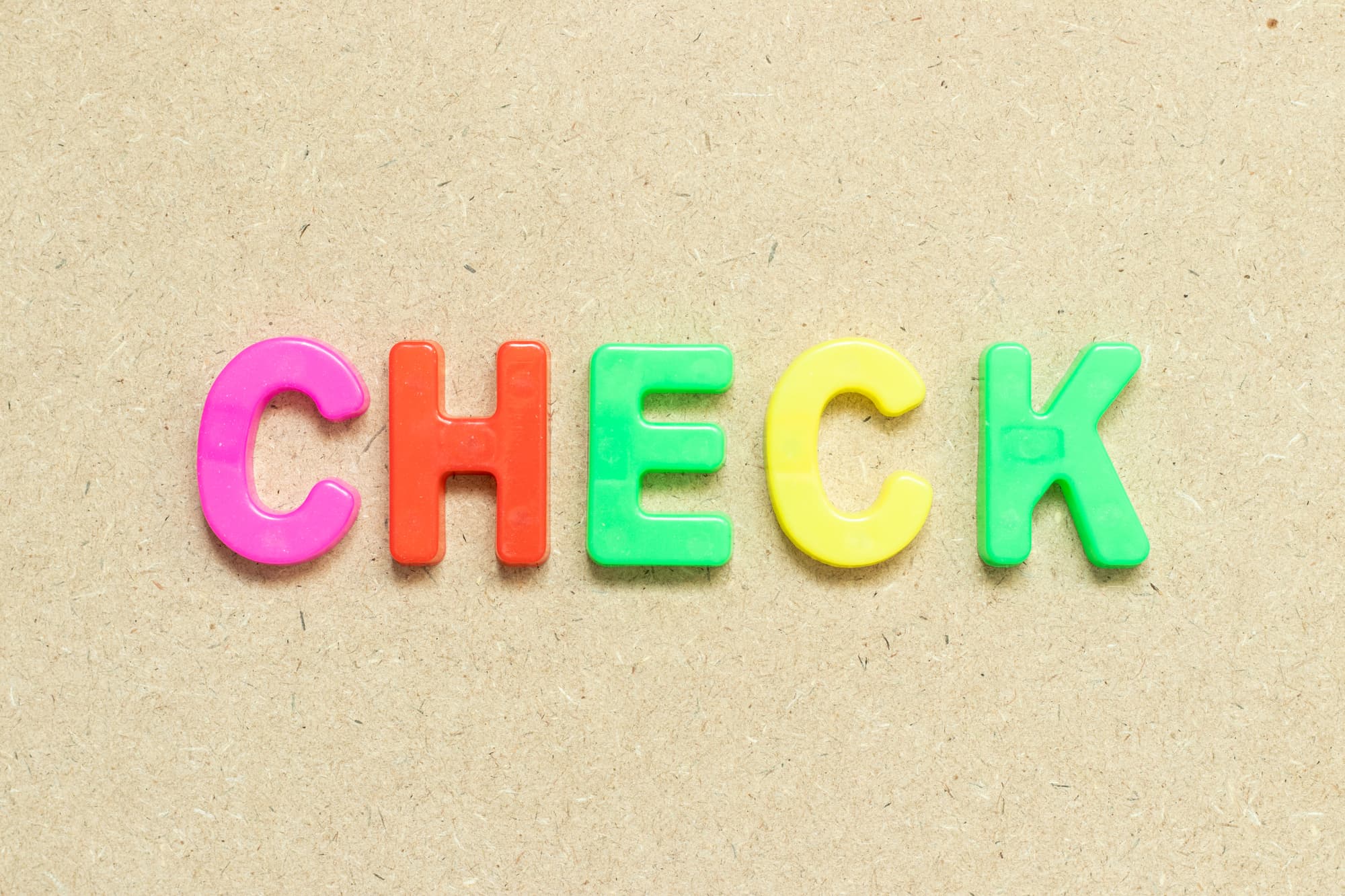 小児矯正を受けるときの注意点をチェックするイメージ