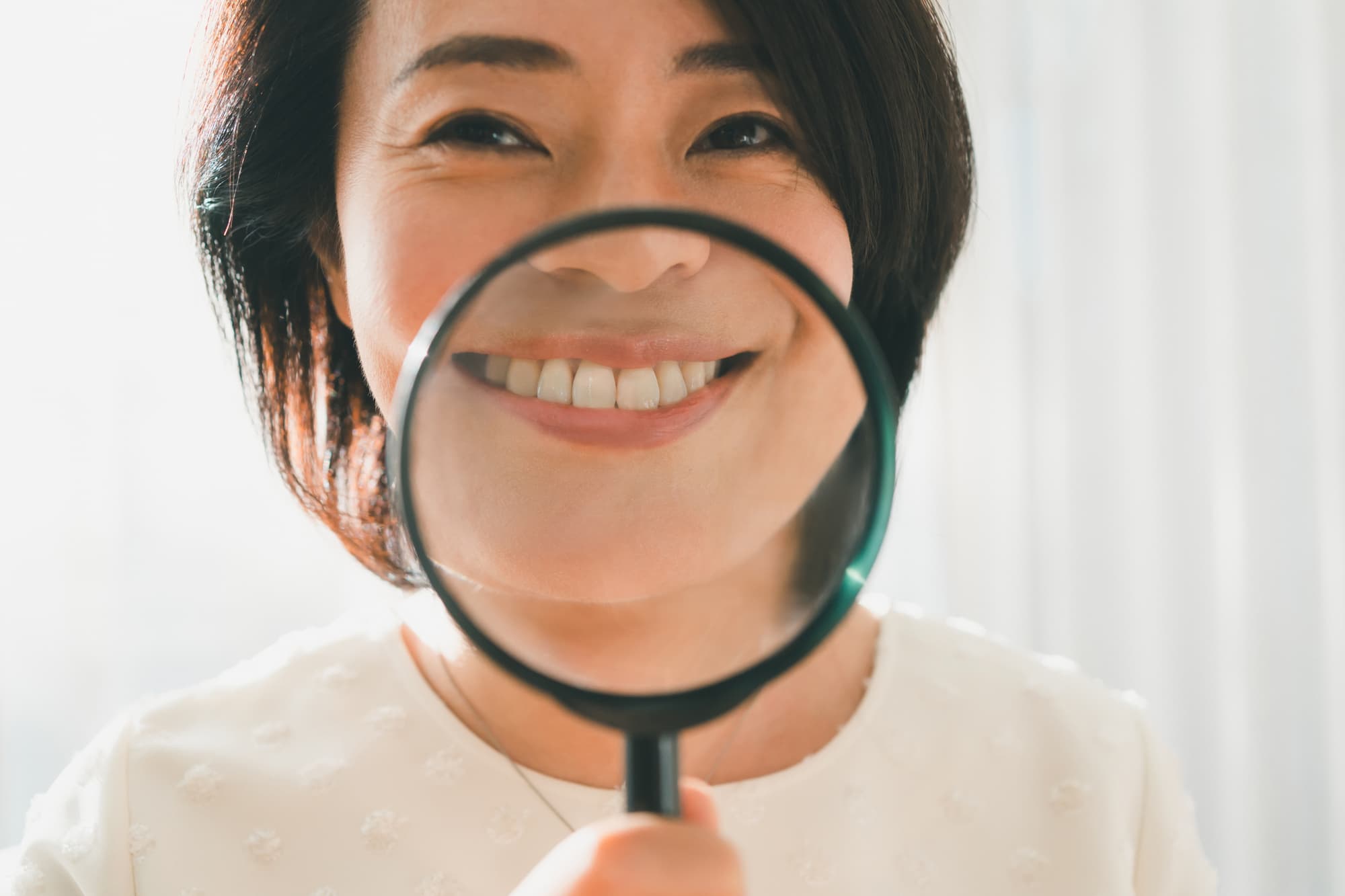 口臭をチェックするイメージ