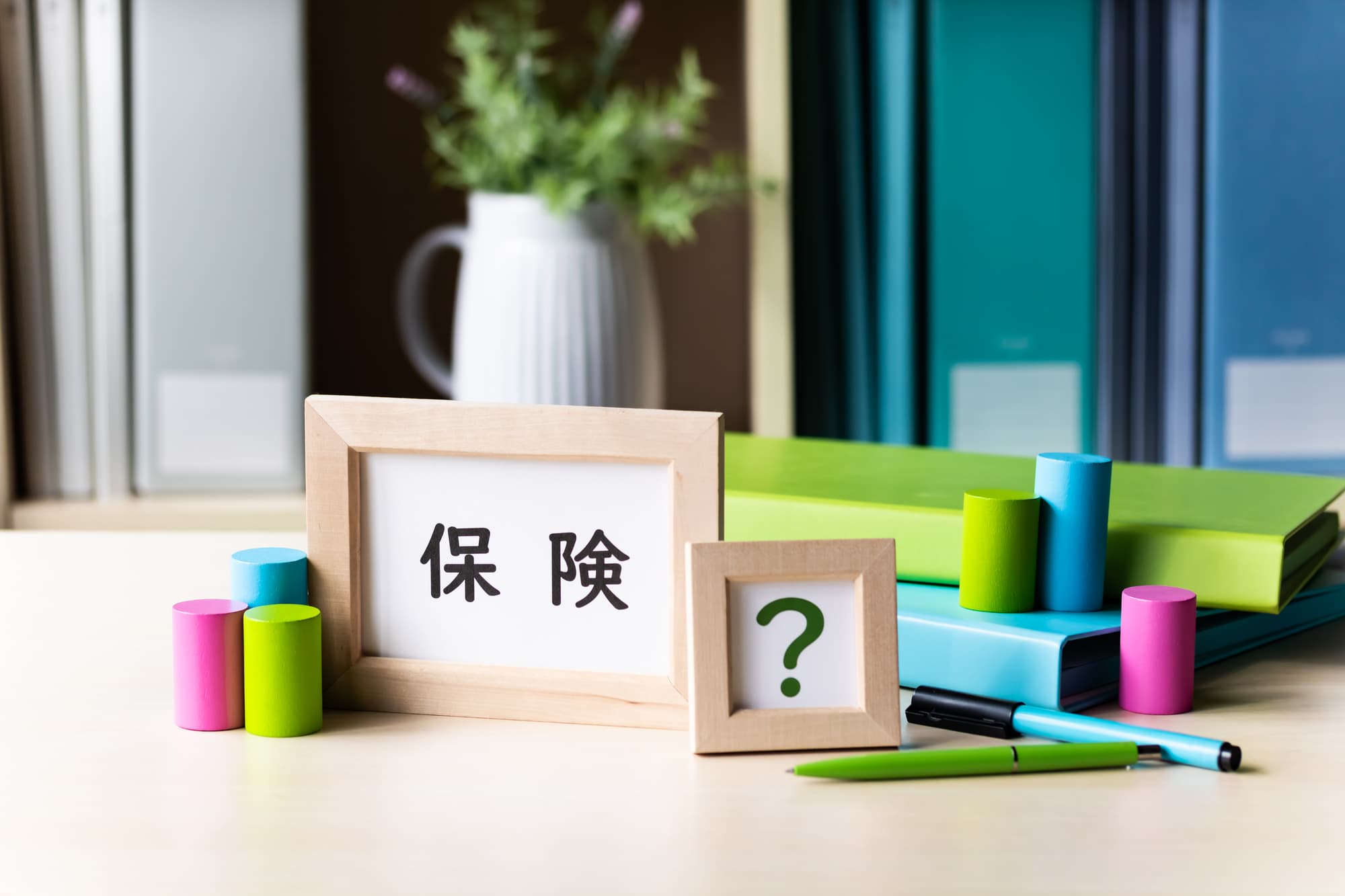 ワイヤー矯正は保険適用の対象になるのか説明するイメージ